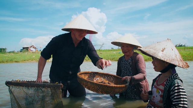 Water Fern Cake and Stir-fried Baby Clams (Bánh bèo và hến xúc) смотреть онлайн