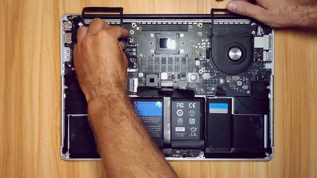 Macbool Pro A1398 Замена термо-пасты | смотреть онлайн