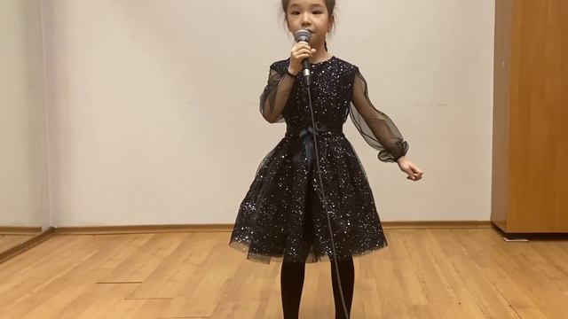 Встанем - Шаман.  Алина - 6лет. 23 ФЕВРАЛЯ.  #дети  #alina  #шаманвстанем #детипоют#встанем