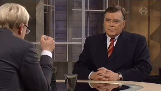 Geir H. Haarde um hrunið, AGS lán, efnahagsmál o.fl. í Kastljósi смотреть онлайн