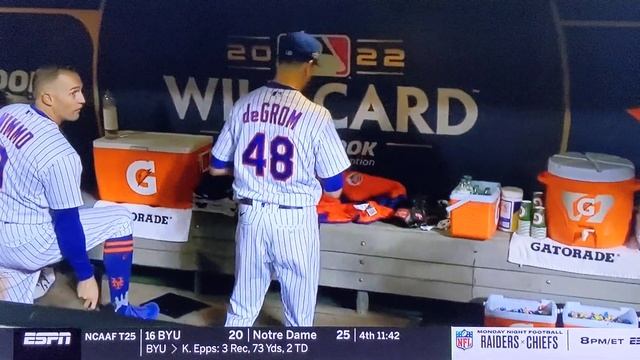 ESPN Good Game! Buck Showalter grabs Jacob deGrom's Butt or is it a Butt Pat? Wild Card Game Indeed смотреть онлайн