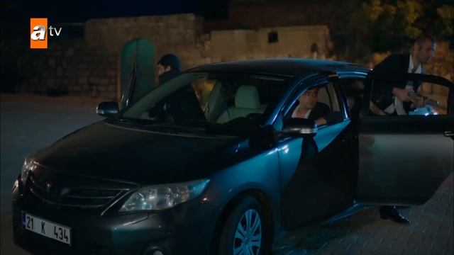 Miran ve Reyyan'ın evi TARANDI! - Hercai Efsane Sahneler смотреть онлайн