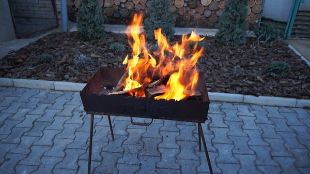 Как я готовлю куриные бёдра на мангале, пошаговый рецепт. смотреть онлайн