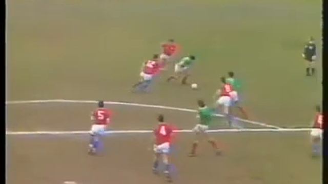 Frank Farina (Marconi Fairfield) - 25/07/1988 - Sydney United 3x2 Marconi Fairfield - 1 gol смотреть онлайн