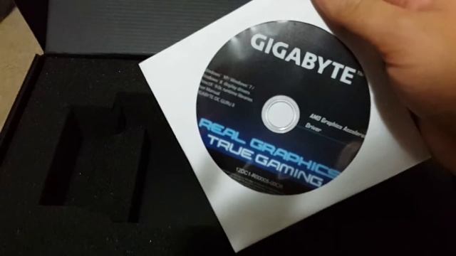 Gigabyte Radeon R9 270X 2GB Windforce Unboxing - Portugues-BR смотреть онлайн
