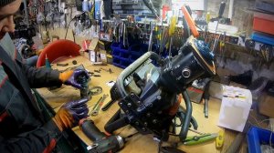 Процесс ремонта бензогайковерта типа VESSEL GT-3500GE