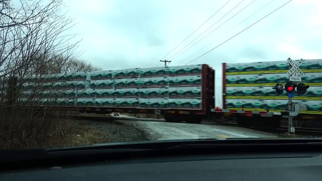 Awesome Triple Train Meet. Train Stops Man On Bicycle. 3 Engine BNSF Oil Tanker Train + More Trains смотреть онлайн