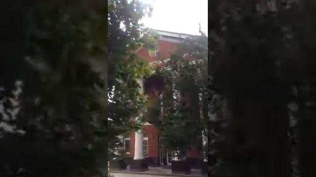 СПб, Парголово, круглая площадь и двор ВИЛЛЫ "АМПИР" смотреть онлайн
