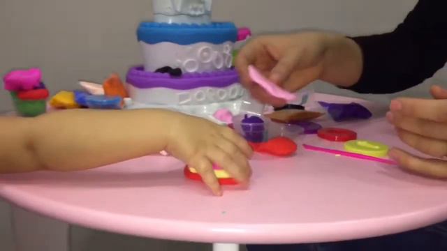 Настя и Катя сделали огромный слайм! смотреть онлайн