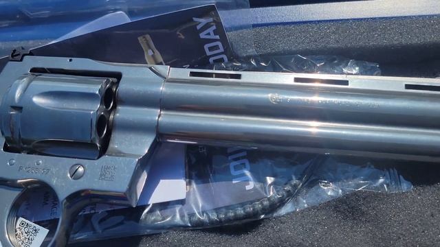 The snake guns are here! 8" Colt Anacondas and 6" Pythons! Take a quick look! смотреть онлайн