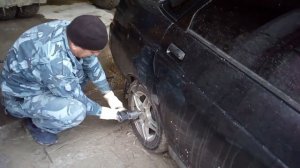 Как открутить прикипевший болт у колёса?