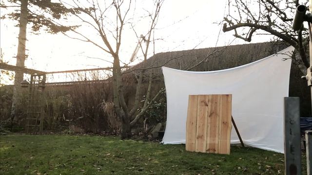 Yumi trying Axe throw and Bow and arrow смотреть онлайн