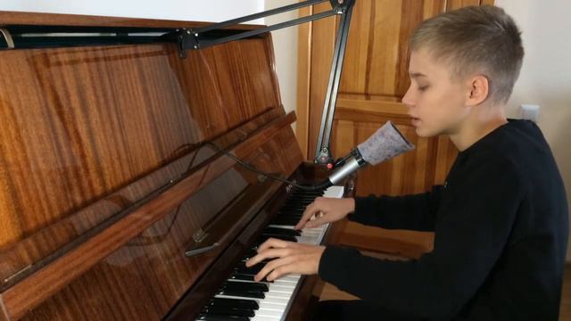 BoyWithUke - Toxic / piano cover in English / пианино кавер на английском / Vlad piano 12 лет смотреть онлайн
