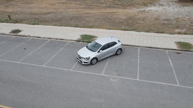 Renault Megane смотреть онлайн