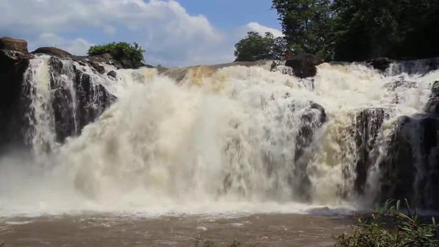 MVI 093474 Лаос Водопад Тад Ло вблизи ОК смотреть онлайн