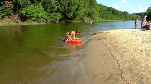 Летний отдых Веселье на Пляже Игры на воде Сёрфинг Река Хопер Пляж Видео для Детей и Родителей