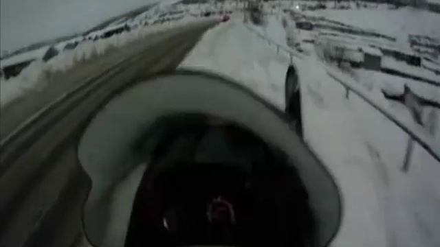По городу на снегоходах -1.wmv смотреть онлайн