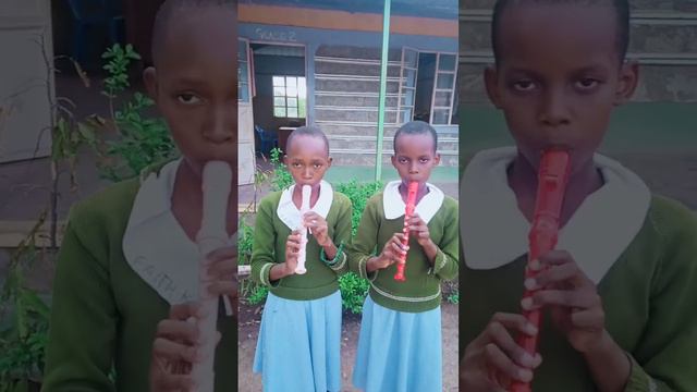 Ooh God is good/Mungu ni mwema on recorder by Rodham and michelle sch pupils in zombe смотреть онлайн