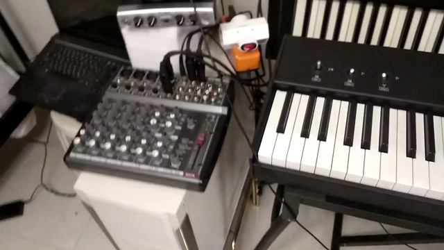 New Home Studio with SL 88 Studio Midi Keyboard Setup смотреть онлайн