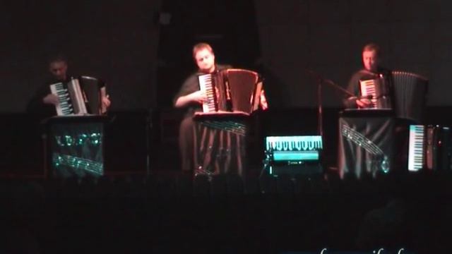 J.S.Bach - Toccata and Fugue in D minor, BWV 565 - Part.2. - Budapest Harmonika Trió - Tour 2007 смотреть онлайн