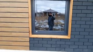 Отделка оконного откоса с наружной стороны,с деревом