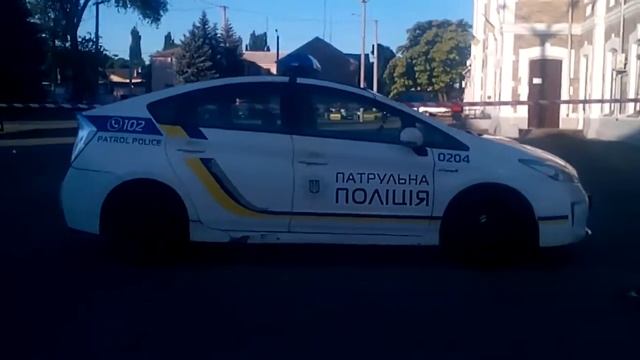 Полиция и её машина Тойота Приус. смотреть онлайн