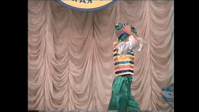 Танцевальное попурри героев известных сказок 