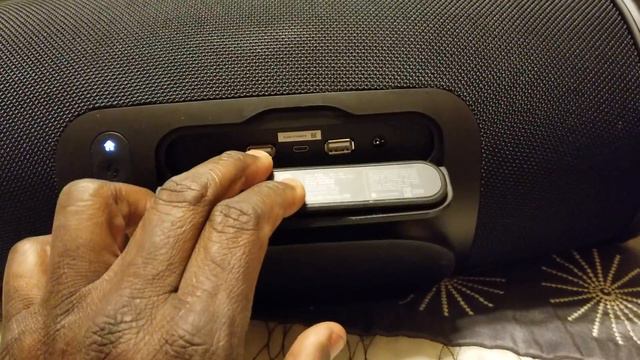 JBL HERMAN BOOMBOX смотреть онлайн