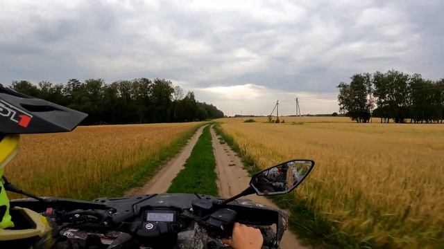 Покатушка на квадроцикле по грязи после дождя. смотреть онлайн