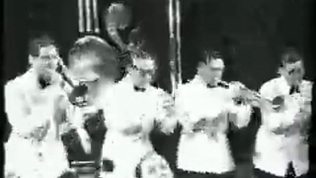 Spike Jones смотреть онлайн