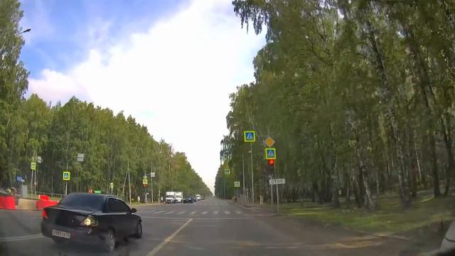 Движение на автомобиле по Тюмени до Леруа/Driving on Street in Tyumen смотреть онлайн
