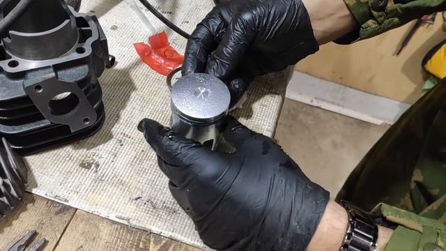 2T скутер Yamaha jog ЗАМЕНА ПОРШНЕВОЙ и адресная обработка двухтактнового двигателя ФОРСАНОМ смотреть онлайн