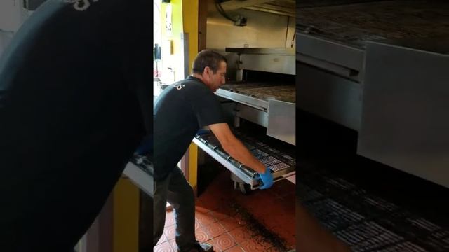 Middleby Marshall WOW conveyor belt removal смотреть онлайн