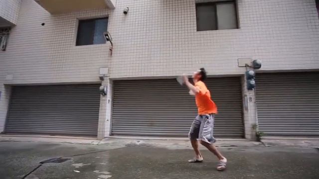 Игра в бадминтон против ветра смотреть онлайн