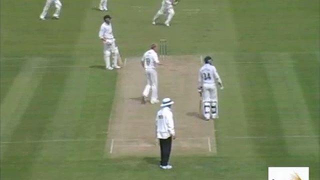 Middlesex CCC v Gloucs CCC at Lord's 28th April 2010 - Day 2 match highlights.flv смотреть онлайн