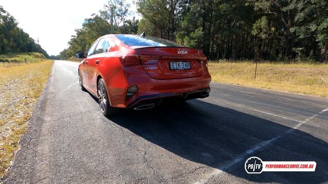 2022 Kia Cerato GT 0-100km/h & Engine Sound