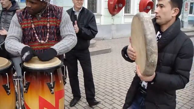 Афро-Азиатская ДЖАМБА Оркестр Летучих Барабанщиков смотреть онлайн