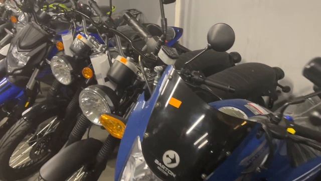 Motorower Junak Raw 50 czarno-bordowy - prezentacja pojazdu #salon2kolka смотреть онлайн