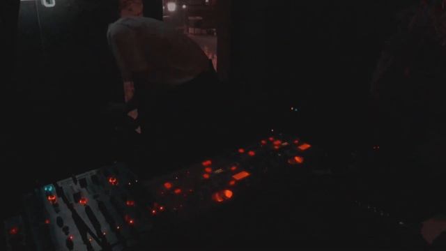 А. Дубровский – В клубе / Убер @ DEFICIT MOSCOW смотреть онлайн