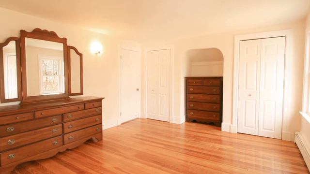 Charming Norwood Home смотреть онлайн