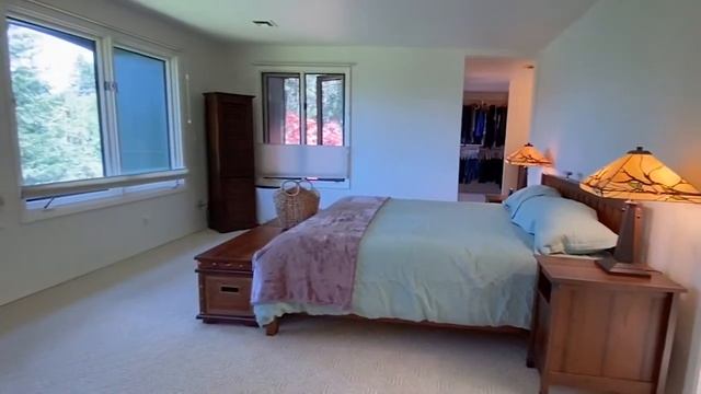 911 Beach Street in Ashland, Oregon смотреть онлайн