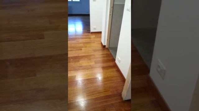 Pavimento essenza merbau con finitura all'acqua смотреть онлайн