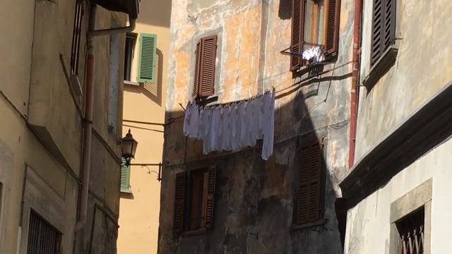 Итальянский язык с Сарочкой Gotz Легко и просто . 27 урок . Глагол vedere и прогулка в Lovere смотреть онлайн