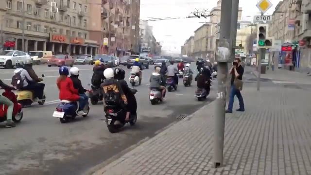 Мотопробег на скутерах в Москве смотреть онлайн