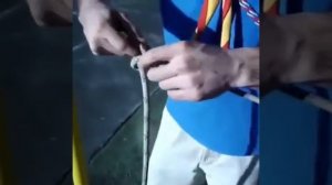 как натянуть верёвку между двумя столбами