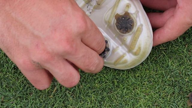 How to Change Soft Spikes on Golf Shoes смотреть онлайн