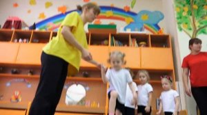 Физкультурное занятие в детском саду