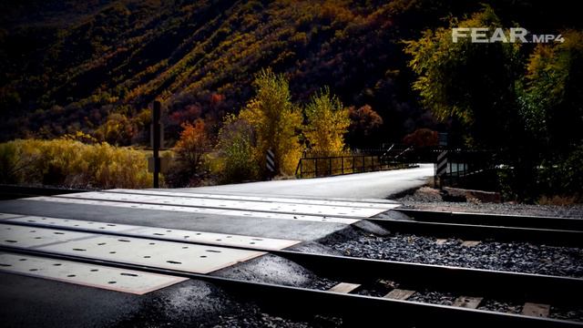 Они решили сделать фото с поездом, но что-то пошло не так... Жуткая история гибели трех девушек смотреть онлайн