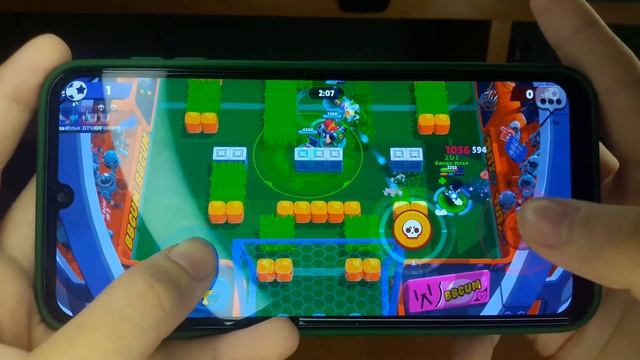 Играю в игру Brawl stars. Открываю призы. Выбил одного бойца и один скин. смотреть онлайн