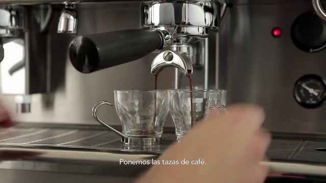 El Coffee Latte perfecto con la Iberital IB7 смотреть онлайн